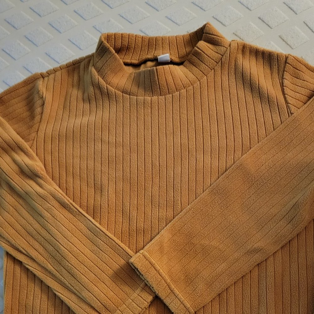 Uniqlo top